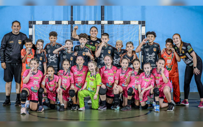 Handebol de Sarandi brilha no Festival Paranaense e conquista dois títulos em Cambé